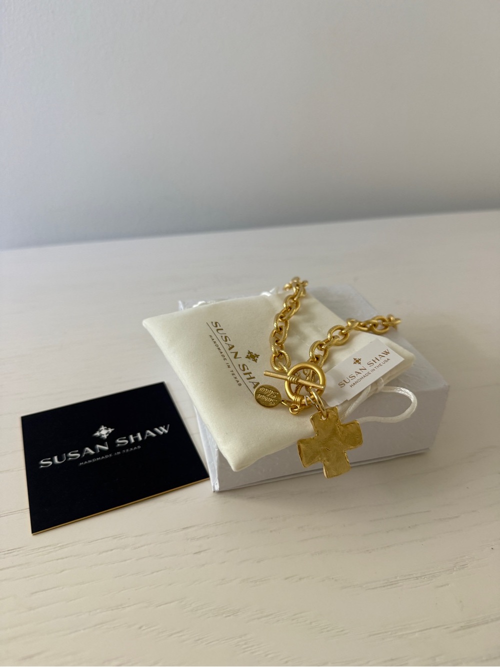 NWT SUSAN SHAW GOLD Cross Toggle Necklace - Picture 3 of 3